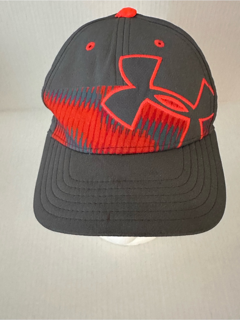 Under Armour Youth S/M Hat Black Red Big Logo Fitted Stretch Baseball Cap Boys